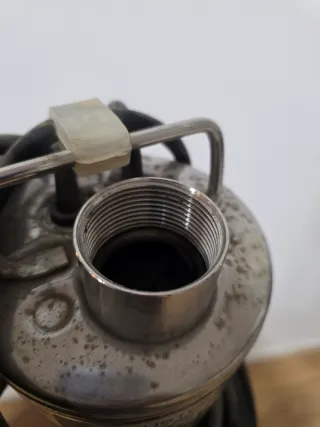 Bomba de pozo sumergible