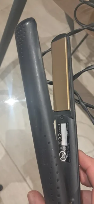 Plancha de pelo GHD Gold Negra y Dorada