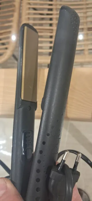 Plancha de pelo GHD Gold Negra y Dorada