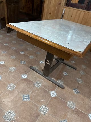 Mesa plegable efecto mármol usada