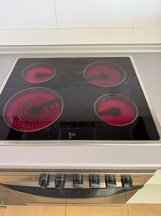 Vitrocerámica Teka con horno