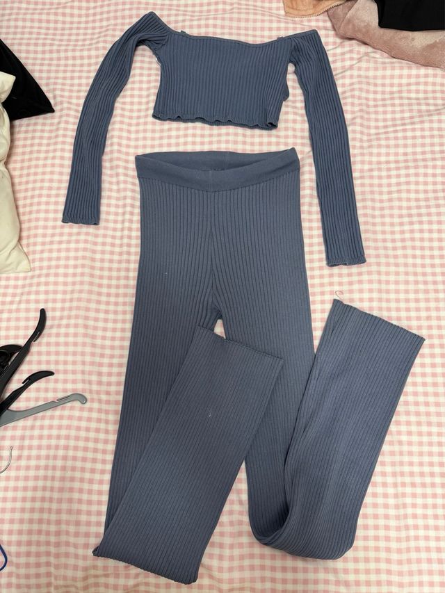 Conjunto canalé Zara top y pantalón campana