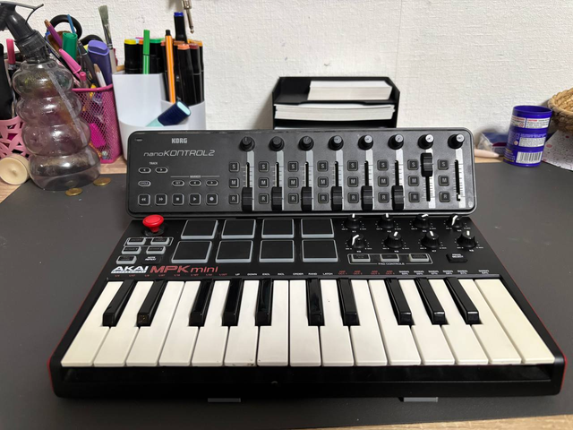 Soporte Akai MPK Mini y Korg Nano Kontrol2