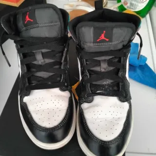 Nike Jordan 1 mid Taglia 35