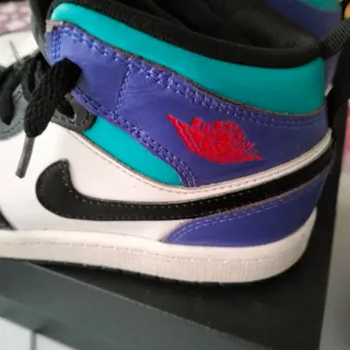 Nike Jordan 1 mid Taglia 35