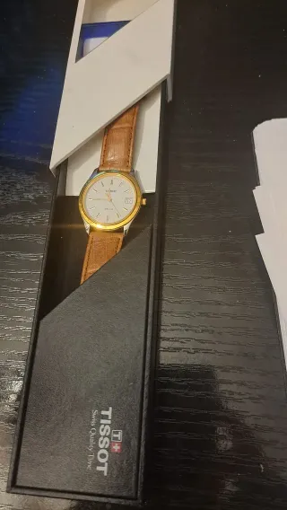 Reloj Tissot Esfera Blanca y Correa Marrón