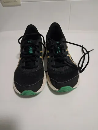 Zapatillas Asics Negras y Verdes