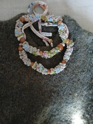 Collar artesanal de tela reciclada
