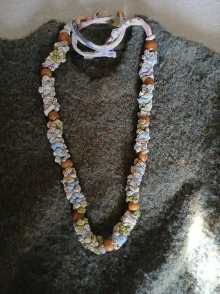 Collar artesanal de tela reciclada