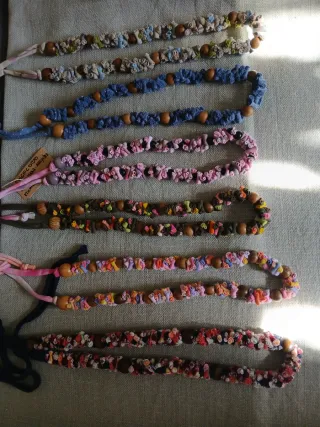 Collar artesanal de tela reciclada