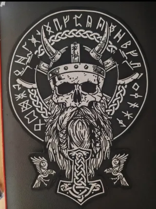 Toppa termoadesiva vichinga teschio martello