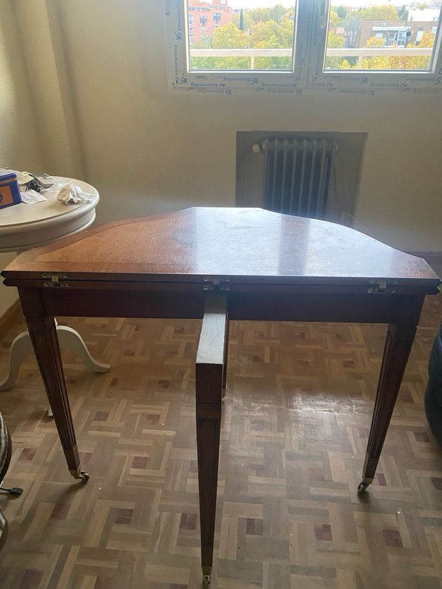 Mesa consola clásica de madera