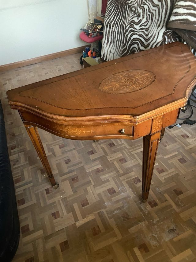Mesa consola clásica de madera