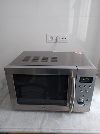 Microondas gris