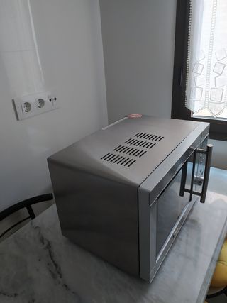 Microondas gris
