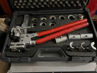 Prensa de montaje 32mm con mordazas