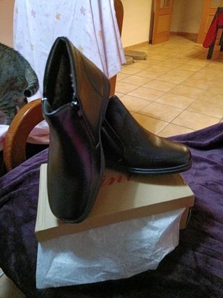 Botas de piel hombre nuevas