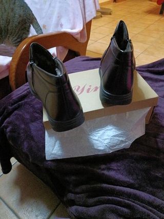 Botas de piel hombre nuevas