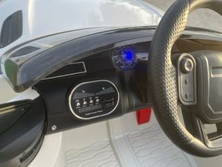 Coche eléctrico infantil