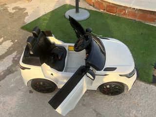 Coche eléctrico infantil