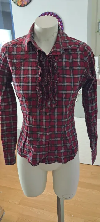 Camicia a quadri rossa e nera