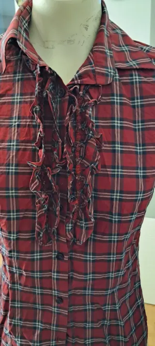 Camicia a quadri rossa e nera