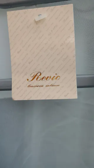 Camisón y bata de seda azul y blanco