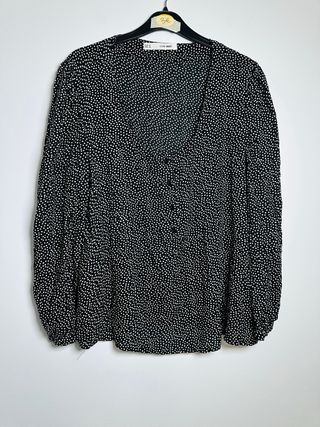 Blusa Sfera Topos Blancos Talla M