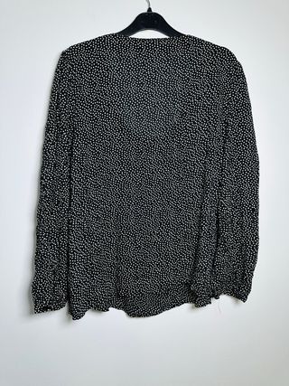 Blusa Sfera Topos Blancos Talla M