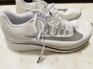 Zapatillas Nike Running Blancas Negras Zoon Fly