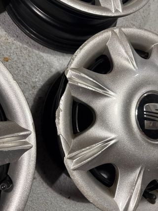 4 llantas de acero con tapacubos SEAT 13”