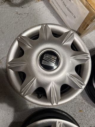4 llantas de acero con tapacubos SEAT 13”