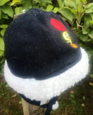 Gorro de lana con orejeras y Tui-Tui