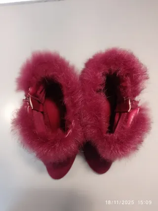 Botines de pelo burdeos