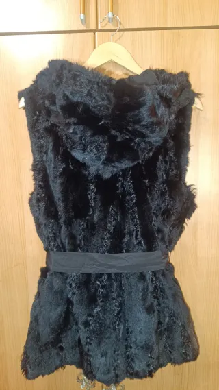 Chaleco de piel negro