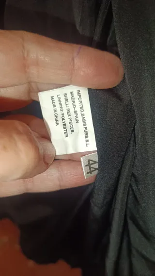 Chaleco de piel negro