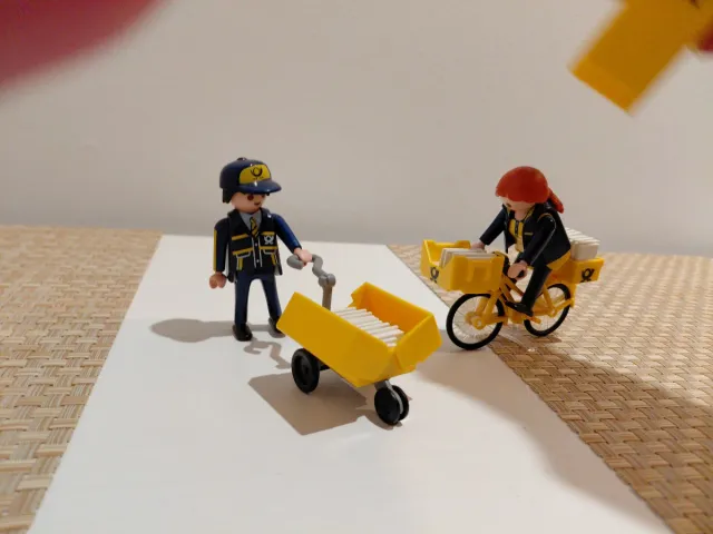 Playmobil Carteros con Carrito y Bicicleta