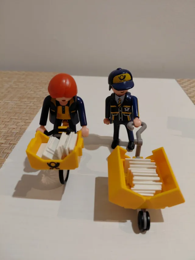 Playmobil Carteros con Carrito y Bicicleta