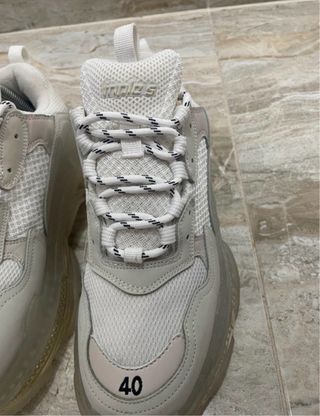 Balenciaga Triple S Gris y Blanco
