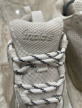 Balenciaga Triple S Gris y Blanco