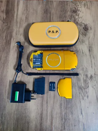 PSP Slim 3004 Amarillo Carnaval