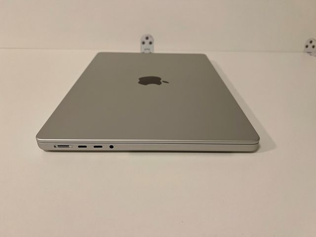 Occasione | MacBook Pro M3 512GB Argento + Fattura