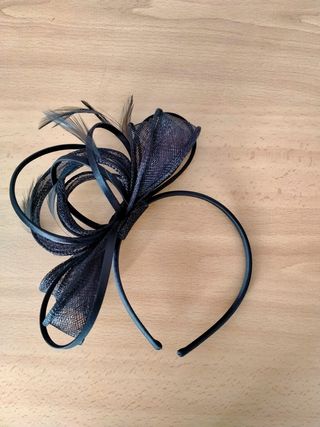 Tocado ceremonia marrón con plumas