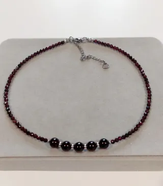 Collana con granati e argento