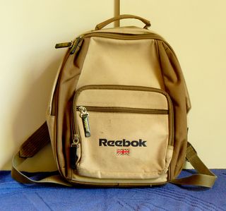 Mochila pequeña Reebok beige y marrón