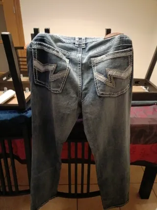 Pantalón de hombre nuevo