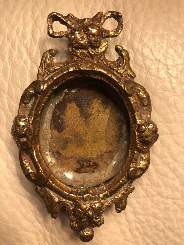 Antica cornice porta reliquie XVI bronzo dorato