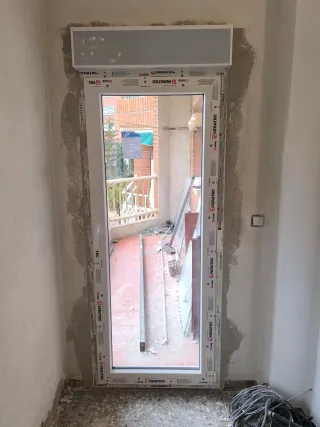 Instalador montador de ventanas PVC y alumimio