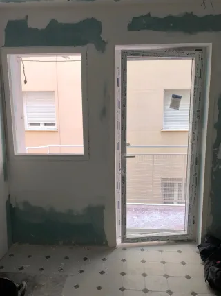 Instalador montador de ventanas PVC y alumimio