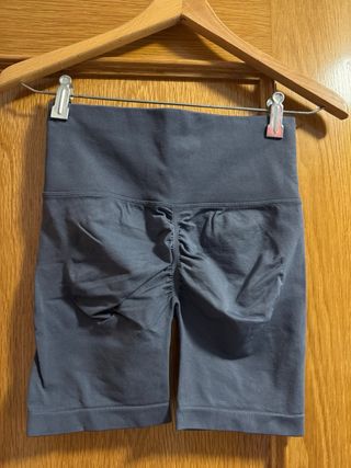 Mallas cortas grises